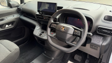 Vauxhall Combo Life 100kW Design XL 52kWh 5dr Auto [7 Seat] Electric Estate